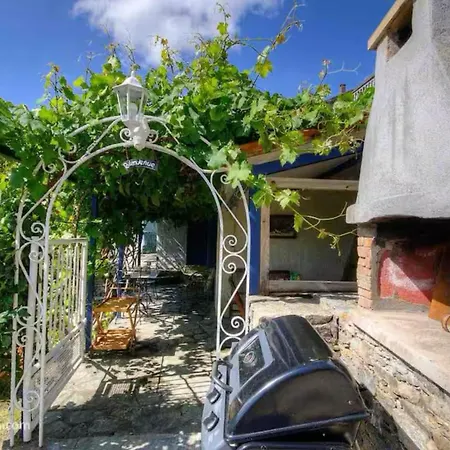 Holiday home Maison Entre Et Montagne *